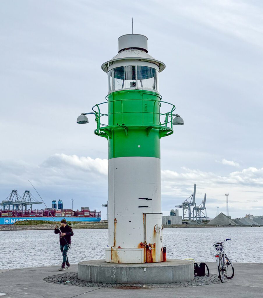 Der grüne Leuchtturm im Hafen von Aarhus