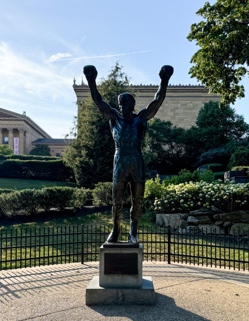 Bronzestatue von Rocky Balboa am Philadelphia Museum of Art