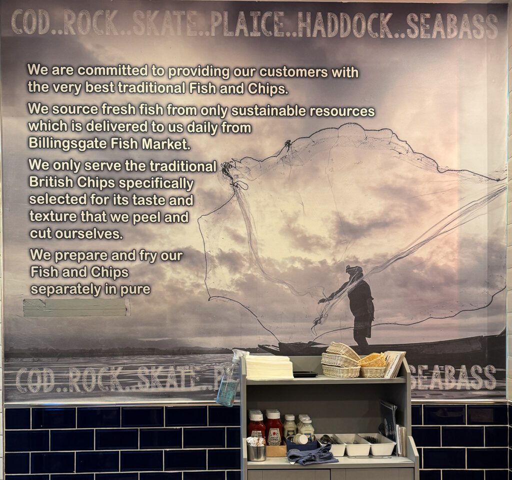 Info Tafel im Fish und Chips Restaurant in London
